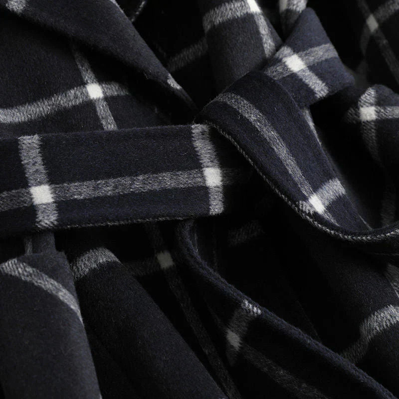 VALERIA | ELEGANT CHECKED WOOL COAT